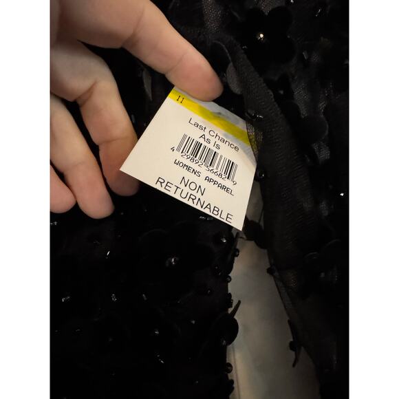 MAC DUGGAL Black Velvet 3-D Floral Embellished Sheer Fit Flare Dress Size 6 - Picture 9 of 9